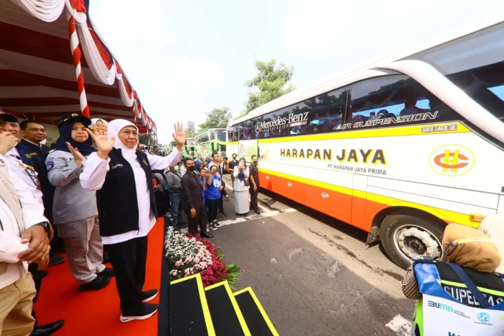 Gubernur Khofifah Lepas...