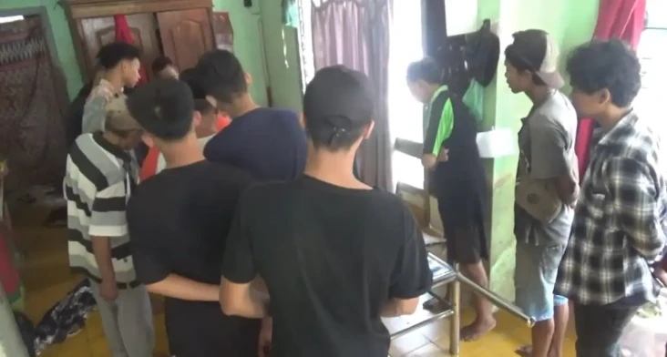 Perkelahian Maut, Remaja...