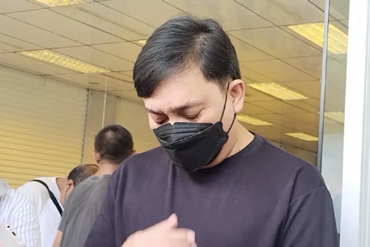 Berderai Air Mata, Yovie...