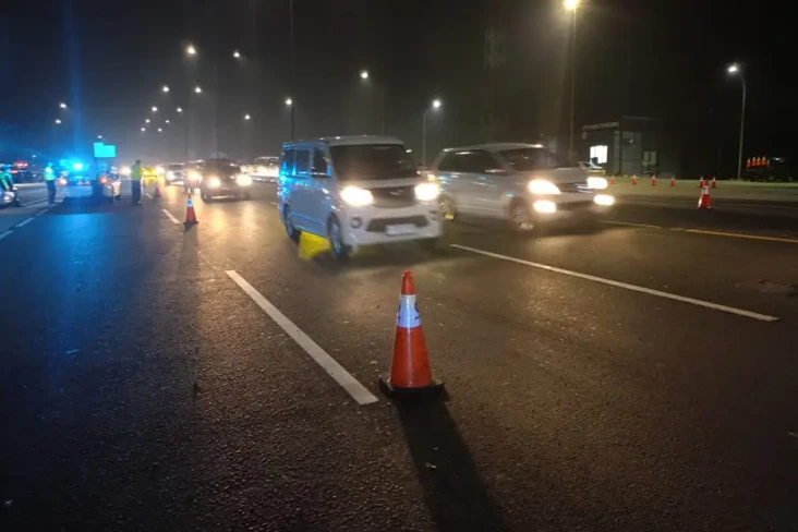 Tol Japek Padat, Contraflow...