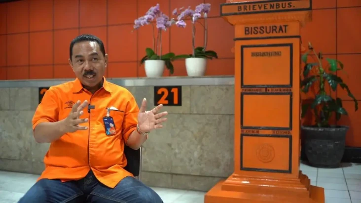 Pos Indonesia Salurkan...