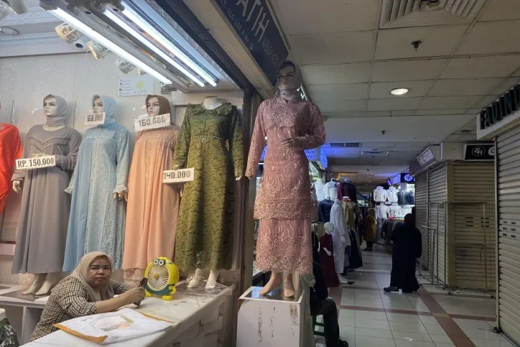 Pedagang Baju Pasar...