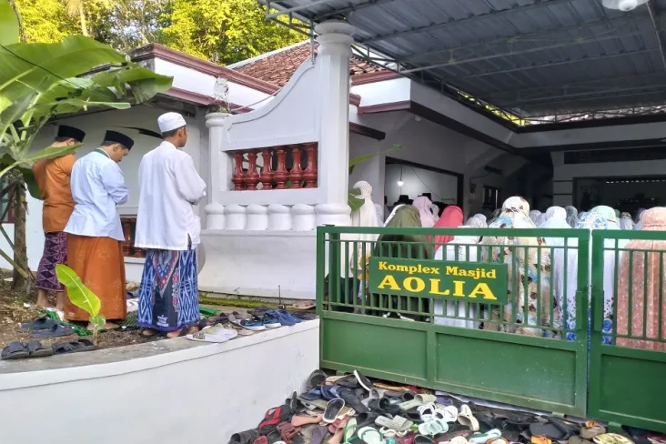 Rayakan Lebaran Hari...