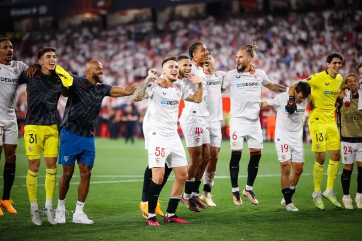 Kehebatan Sevilla: 7...
