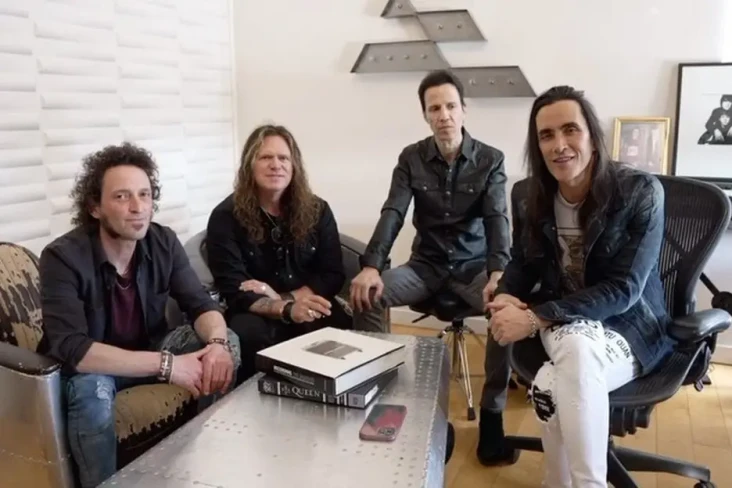 Jelang Rilis Album Six,...