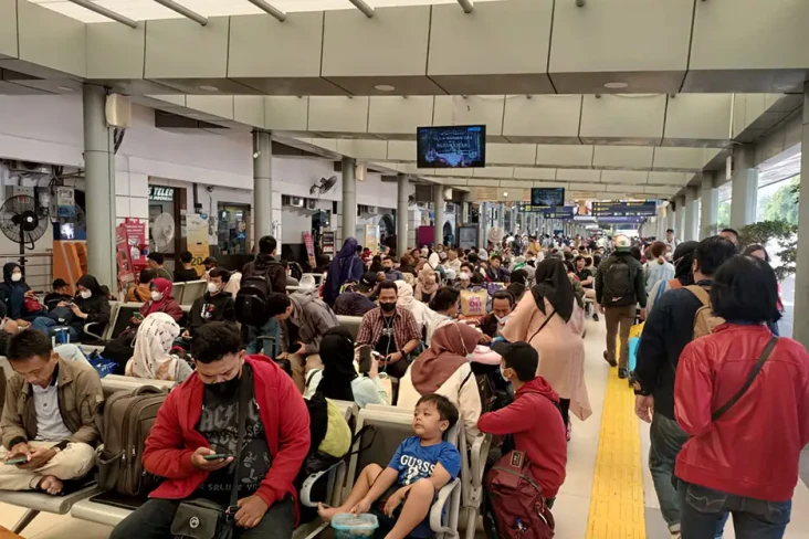 Lonjakan Pemudik di...