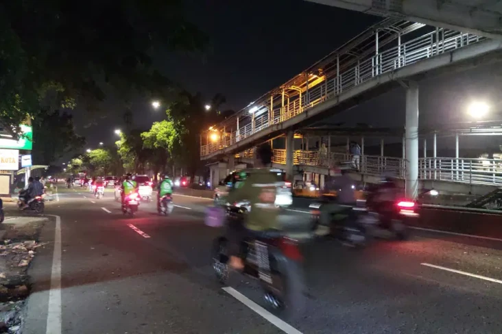 Tak Seperti Biasa, Malam...
