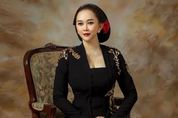 Aura Kasih Tampil Cantik...