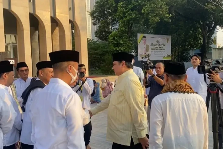 Airlangga Salat Id Bersama...