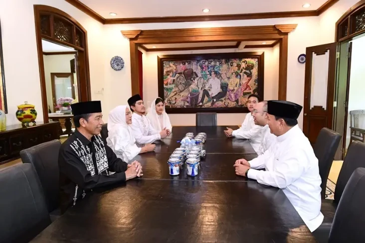 Lebaran Hari Pertama,...