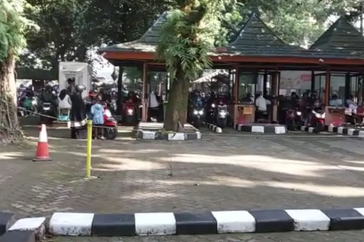 Hari Kedua Lebaran Ragunan...