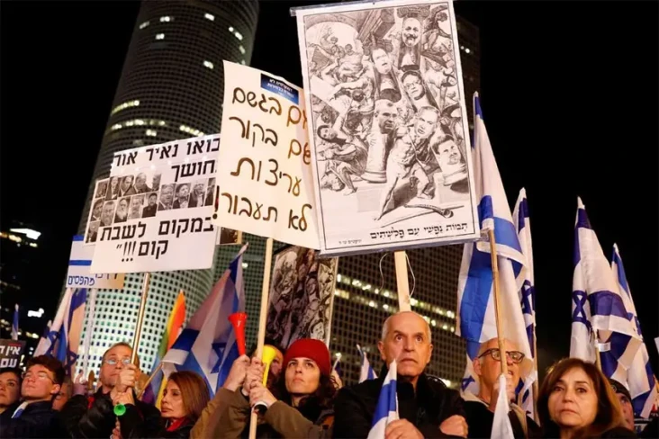 Puluhan Ribu Warga Israel...