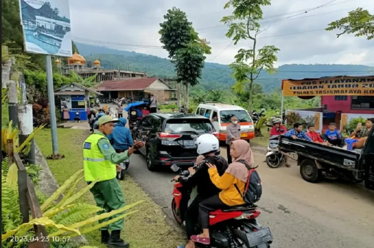 Hari Kedua Idulfitri,...