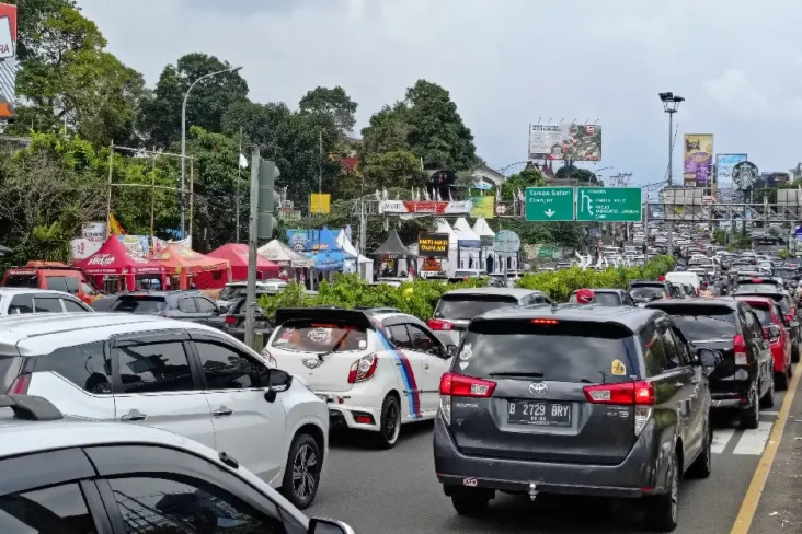 Kemacetan di Jalur Puncak...