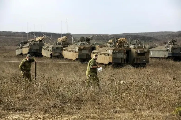 Israel Tembaki Posisi...