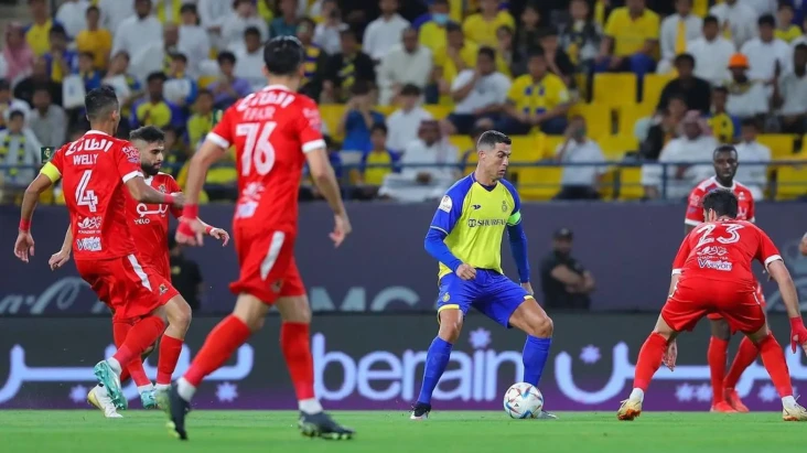 Al Nassr Digebuk Al...