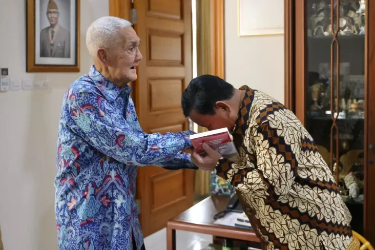 Wapres ke-6 RI Try Sutrisno...