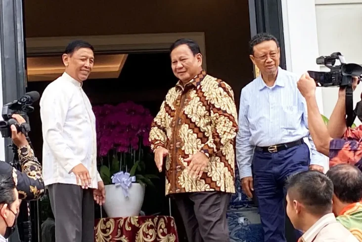 Sambangi Wiranto, Prabowo:...