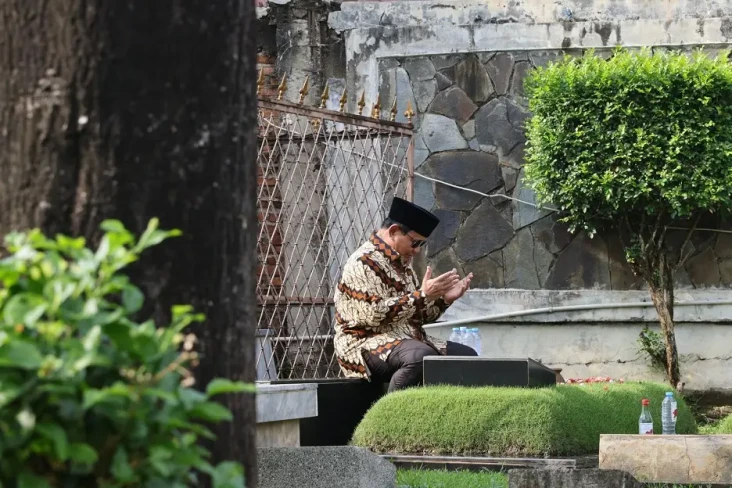 Momen Prabowo Ziarah...