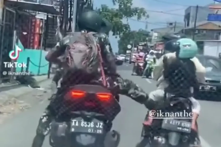 Praka ANG Penendang...