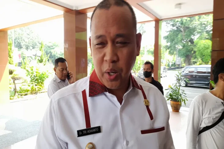 Hari Pertama Masuk Kerja,...