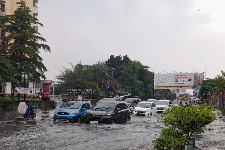 Bekasi Diguyur Hujan...