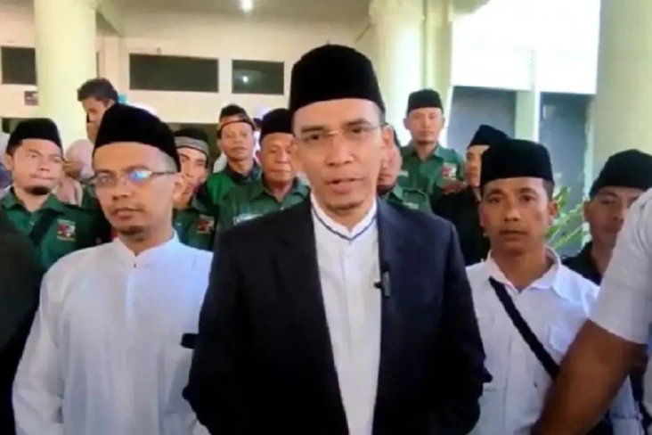 Halal Bihalal di Gedung...