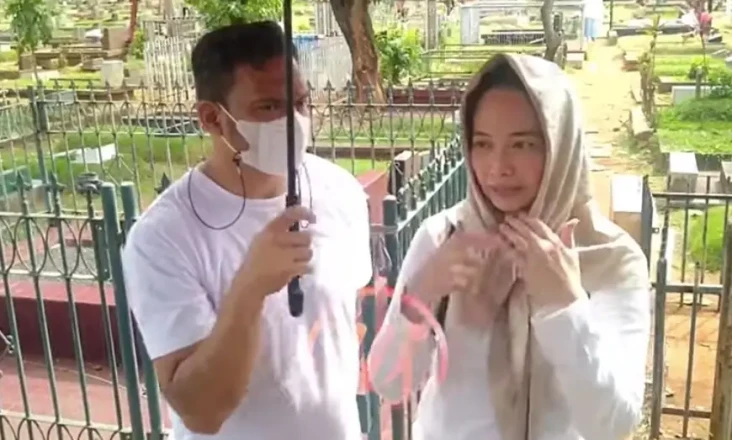 Kenang Mendiang Iqbal...
