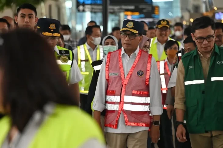 Penumpang Meningkat...