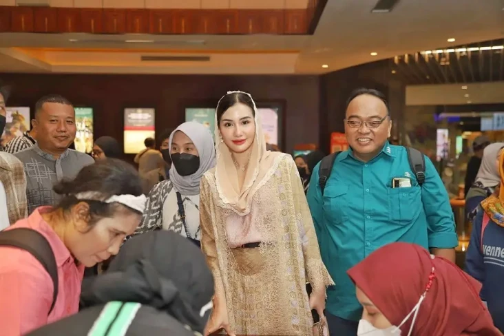 Novita Hardini, Ketua...