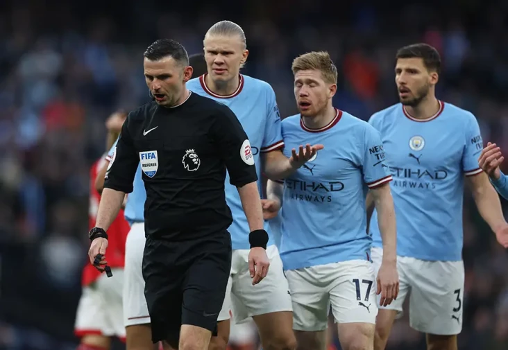 Manchester City Menang...