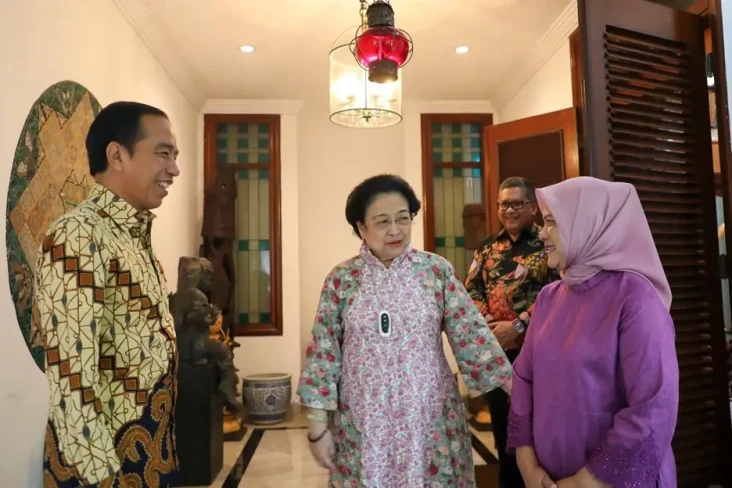 Presiden Jokowi dan...