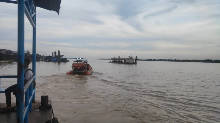 Kapal Evelyn Calisca...