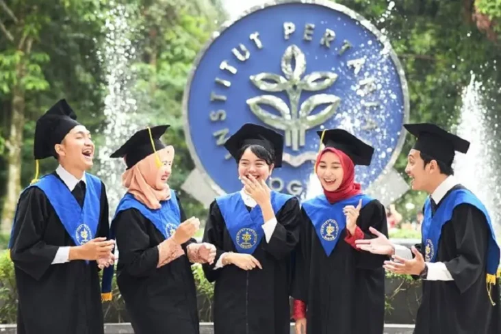 Apakah Label Lulusan...