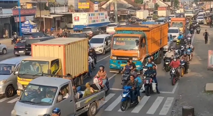 Arus Balik H+5, Pemudik...
