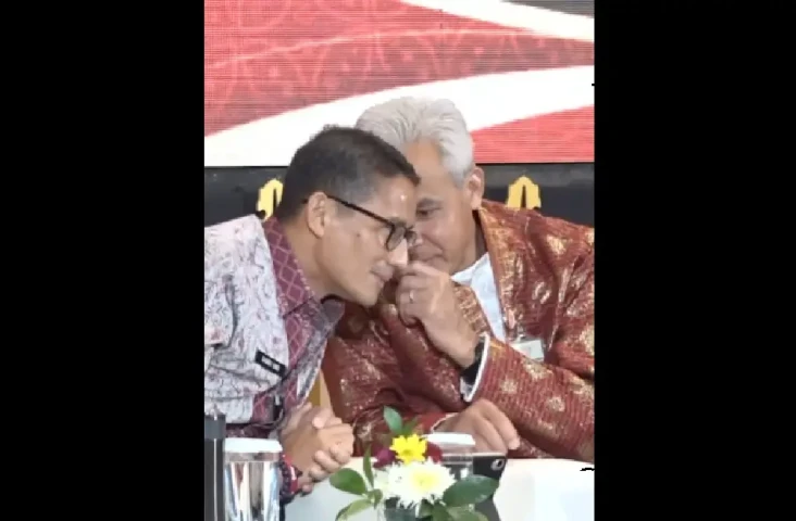 Lewat Pantun, Sandiaga...