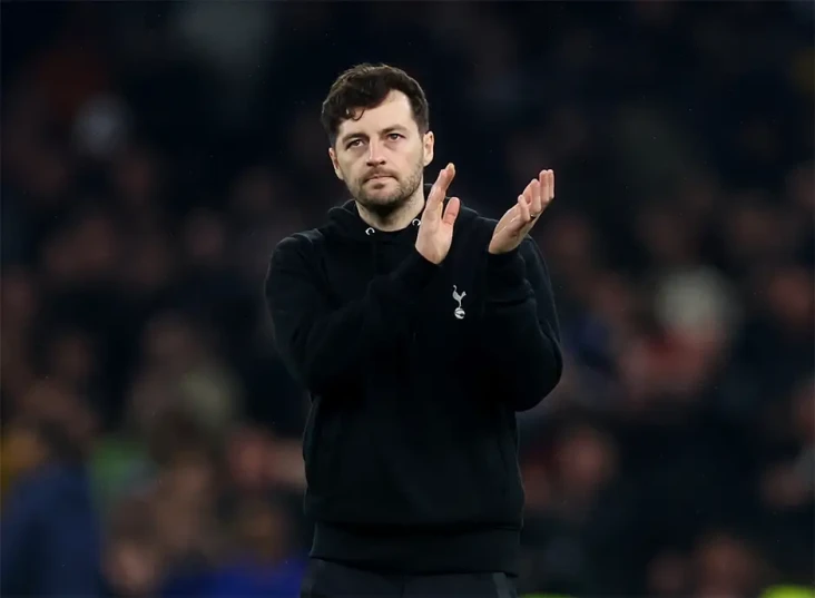 Profil Ryan Mason, Pelatih...
