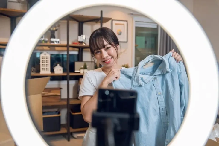 4 Perbedaan Selebgram...