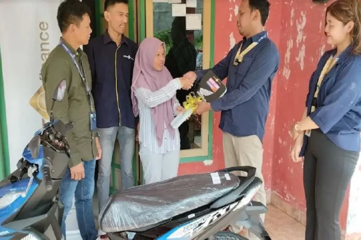 Dapat Hadiah Motor,...