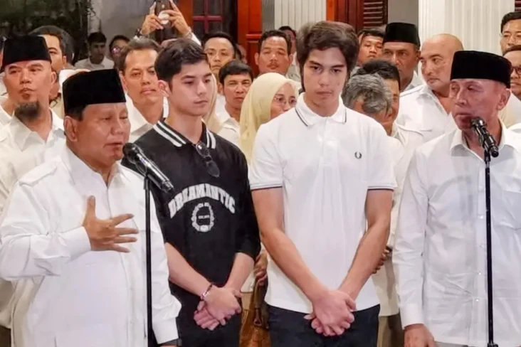 5 Artis Muda yang Gabung...
