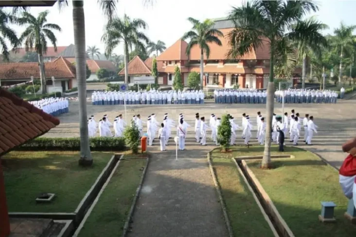 20 Sekolah Terbaik di...