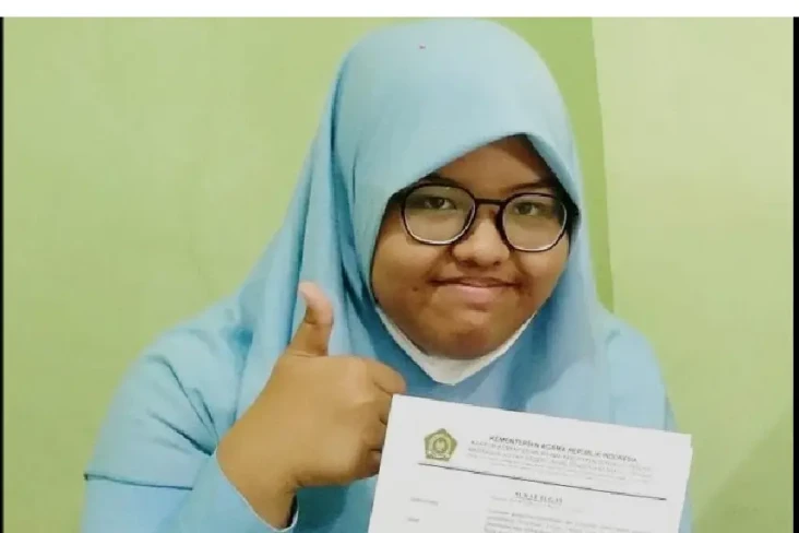 Nayla Dwi, Siswi MAN...