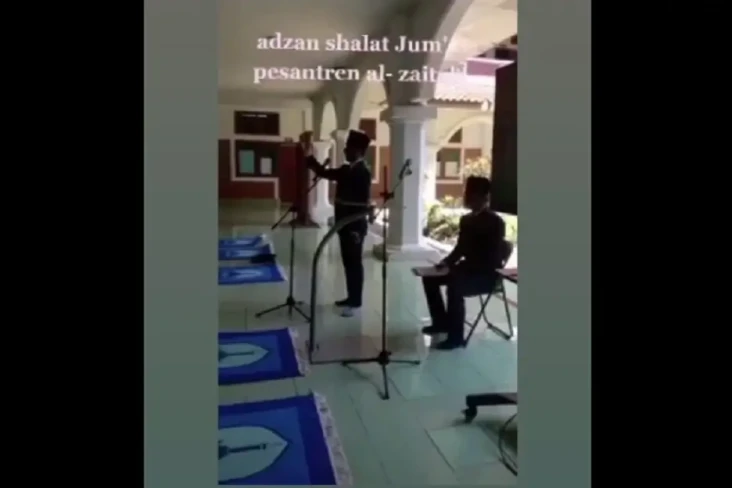 Heboh Video Adzan Nyeleneh...