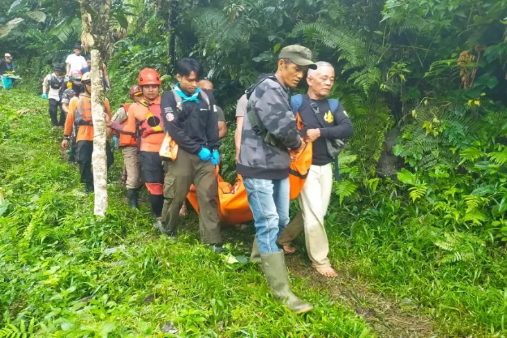 Santri Tenggelam di...