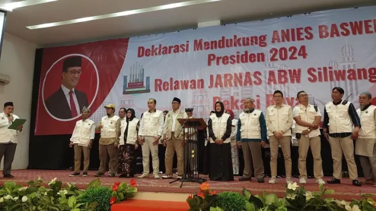 Relawan Anies Bangun...