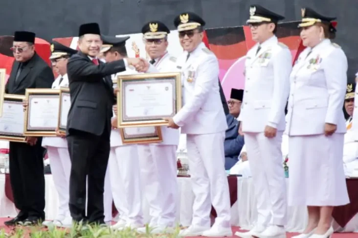Peringati Hari Otonomi...