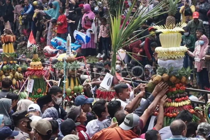 Sejarah Tradisi Lebaran...