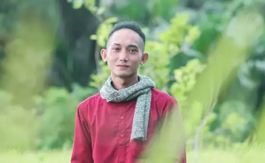 Acungkan Pedang Samurai...