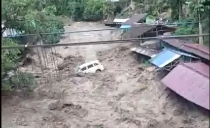 Banjir Bandang Terjang...