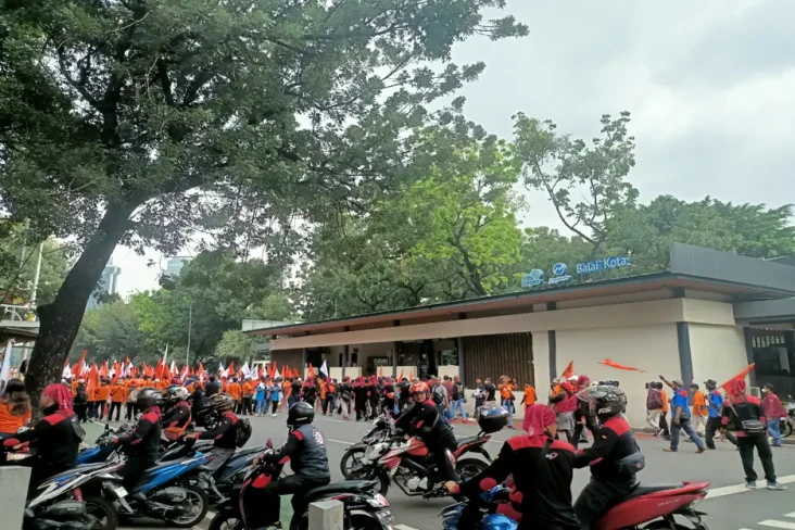 Aksi May Day, Transjakarta...